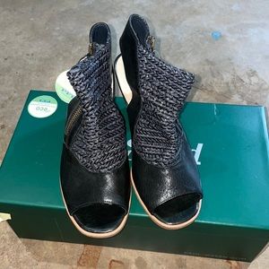 Paul Green Sandal Heels